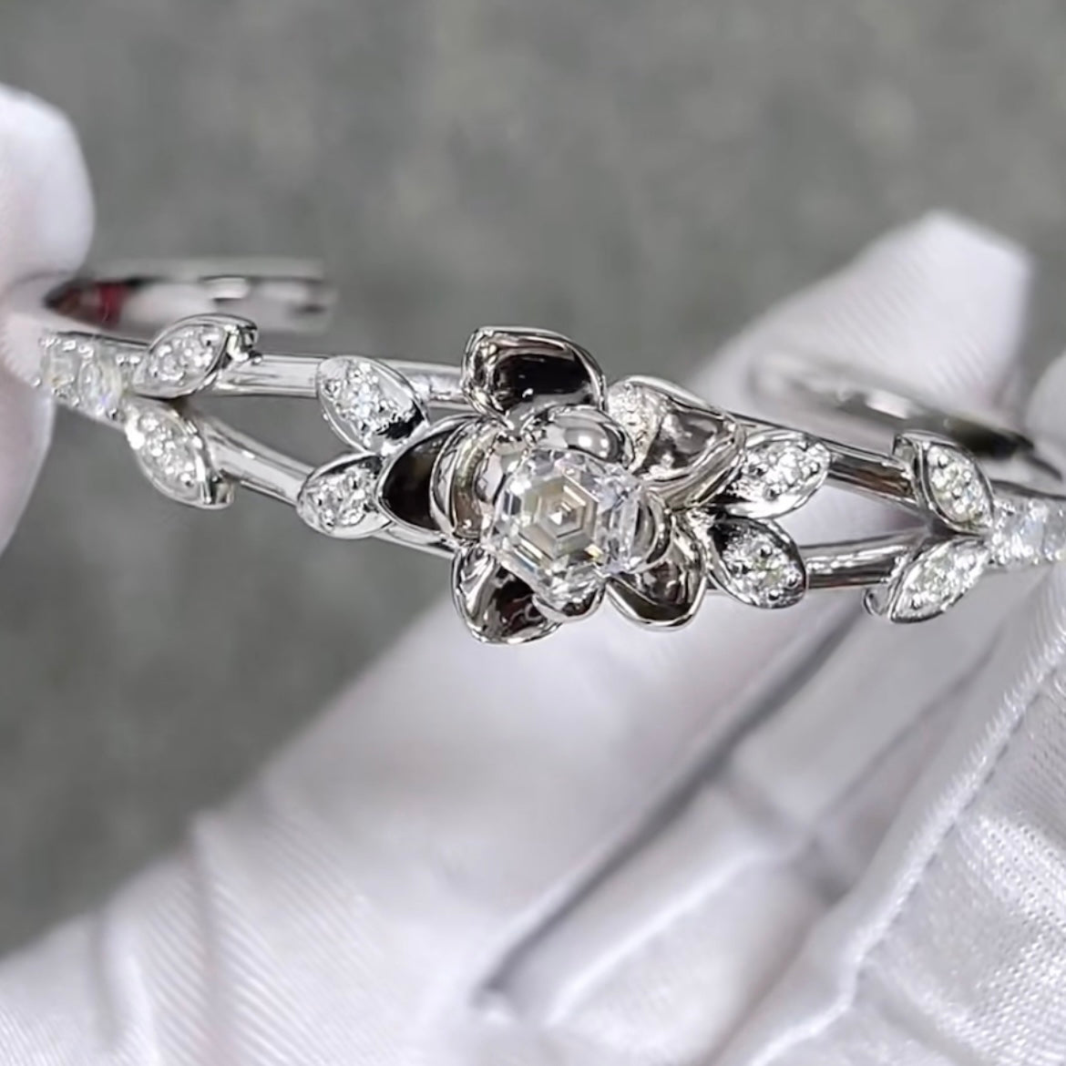 Zayne Bracelet — 999 Silver with Platinum Plating & Moissanite