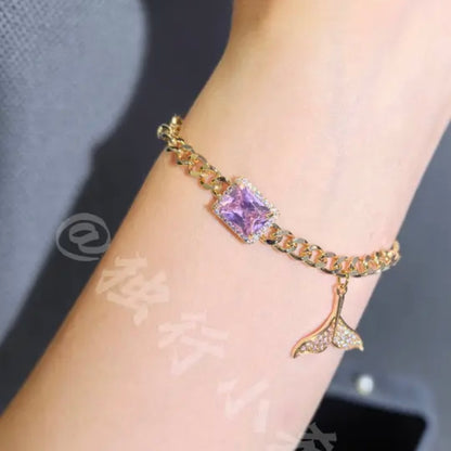 Fish Inspired Eye-Color Teardrop Bracelet